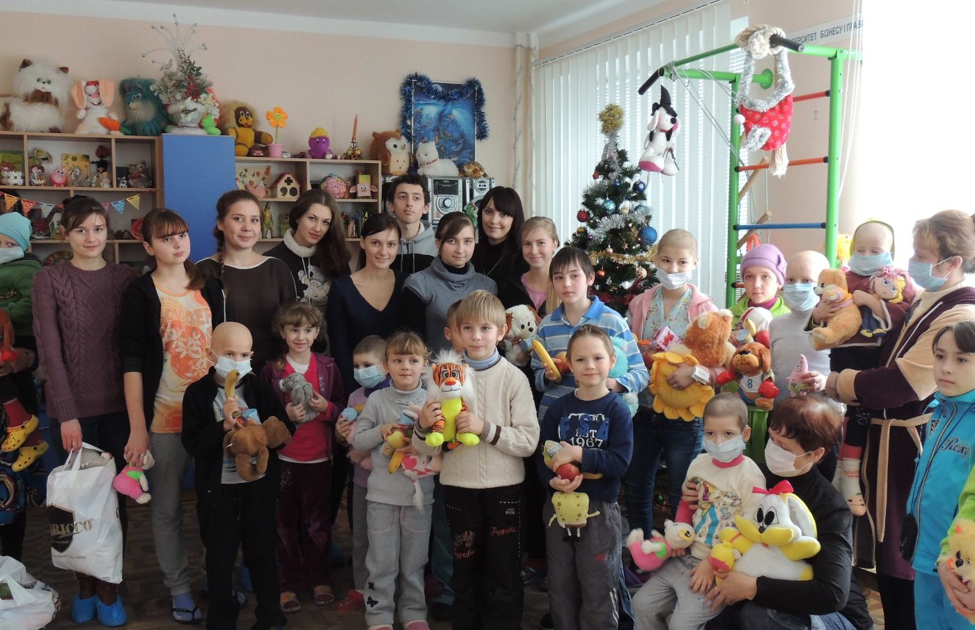 Студактив ХДУ зігрів любов'ю дитячі душі