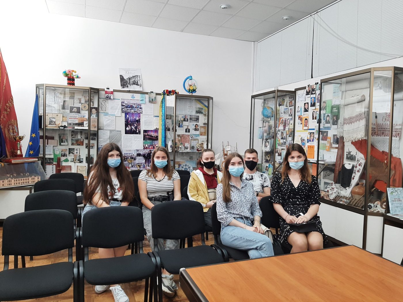 26 травня до народного зразкового музею історії ХДУ на оглядову екскурсію “Від Юр'ївського…