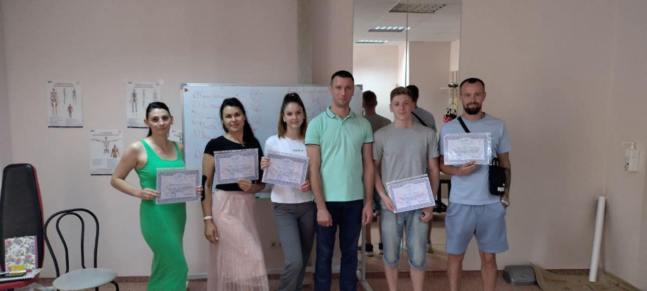 Студенти медичного факультету ХДУ пройшли курс кінезіотейпування