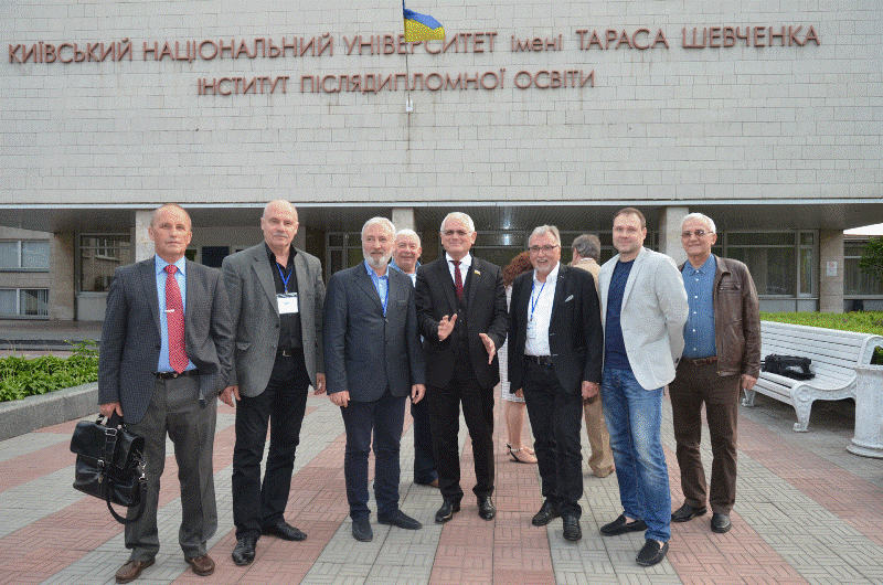На міжнародну конференцію «ІКТ в освіті, дослідженнях та індустріальних додатках: інтеграц…