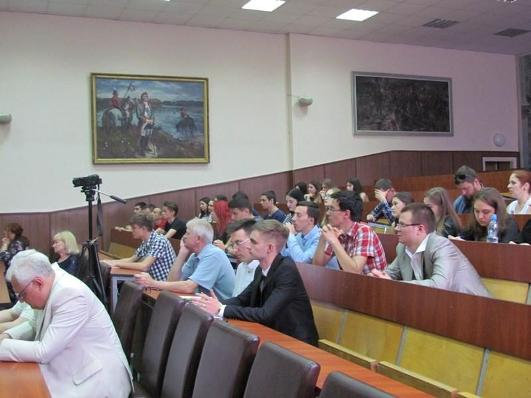 У ХДУ молоді науковці обговорили проблемні питання історії регіонів України