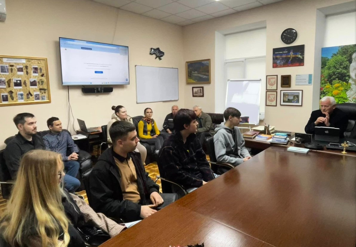 Ректор ХДУ зустрівся зі студентами та викладачами факультету комп’ютерних наук, фізики та математики