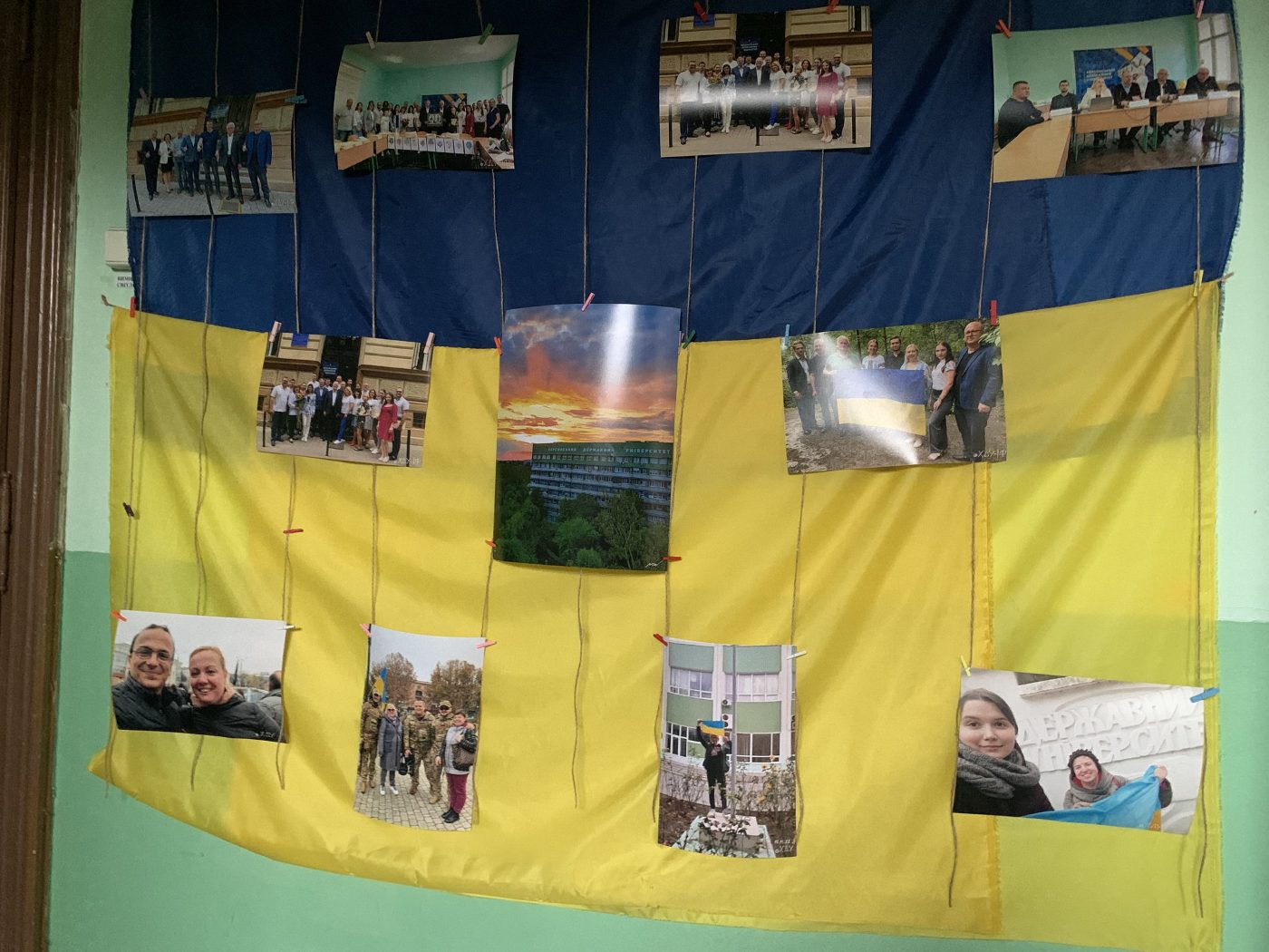 В офісі ХДУ у Івано-Франківську відкрилася фотовиставка