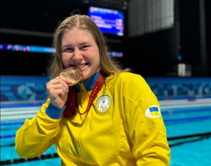 Бронзова призерка Паралімпіади-2024 навчатиметься в ХДУ