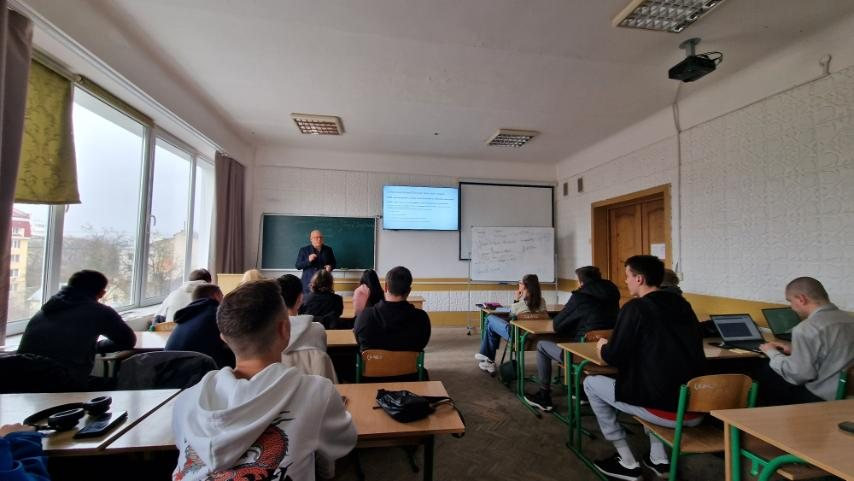 Професор ХДУ прочитав лекцію про 10 заповідей у цифрову епоху та Soft Skills 5.0