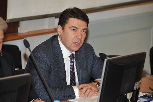 Перший заступник МОНмолодьспорту України Суліма Є.М. відкриває конференцію