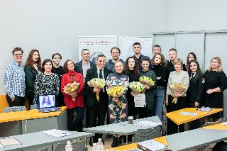 Переможець ІІ-го Всеукраїнського конкурсу наукових, науково-дослідницьких проєктів «Зберігаючи пам'ять про Голокост», студент історико-юридичного факультету Михайло Домаскін разом з науковим керівником Юрієм Капаруліним