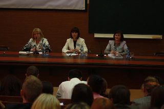декан факультету психології, історії та соціології Шапошникова І.В., завідувач кафедри загальної та соціальної психології Блинова О.Є., завідувач кафедри практичної психології Тавровецька Н.І.