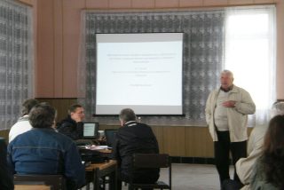 Перша сесія конференції у СОТ «Буревісник». Доповідає Львов М.С. - професор кафедри інформатики ХДУ.
