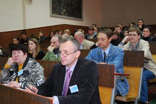 Г.О. Козлакова - доктор педагогічних наук, професор, Інститут вищої освіти НАПН України, О.Л.Хижа - канд. фізико-математичних наук, доцент, завідувач кафедри комп`ютерних технологій Дніпропетровського національного університету ім.О.Гончара, О.Г Колгатін -канд. педагогічних наук, доцент, Харківський національний педагогічний університет імені Г.С.Сковороди.