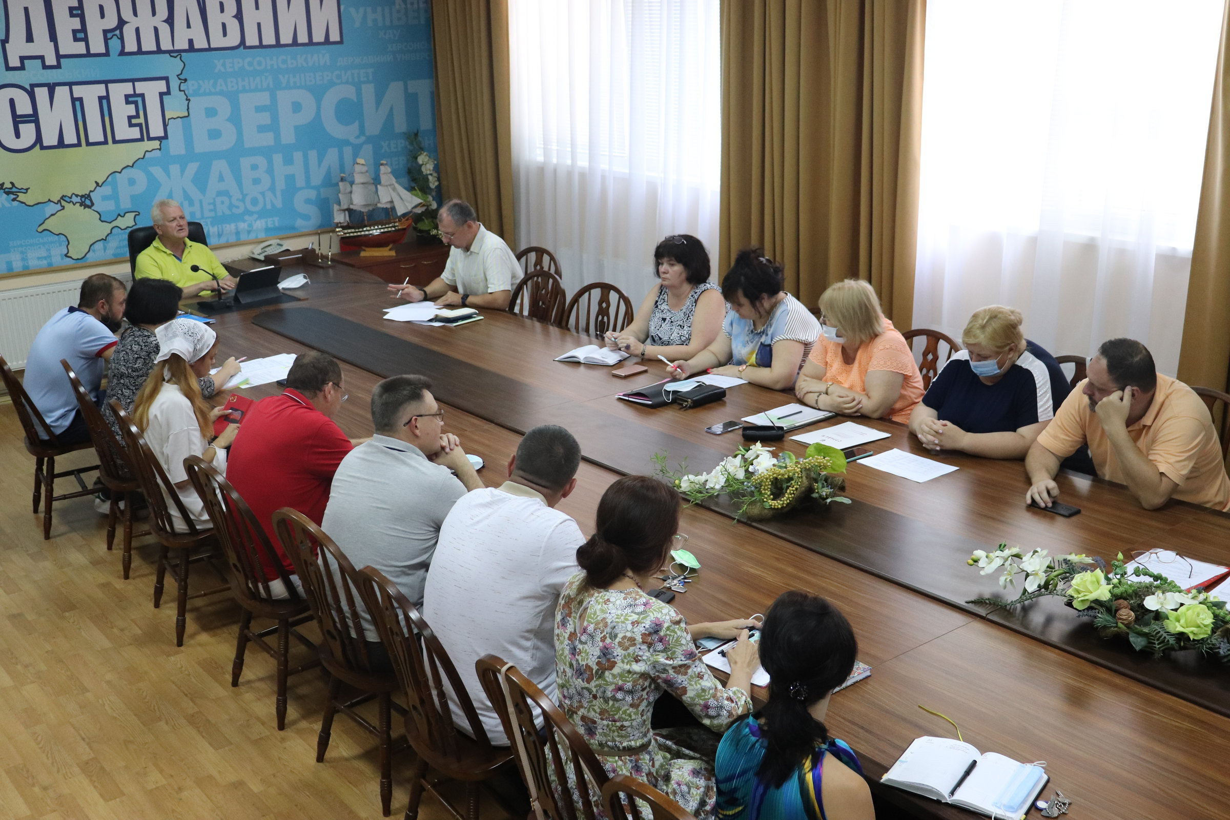 Ректор ХДУ підписав накази про зарахування абітурієнтів на перший курс