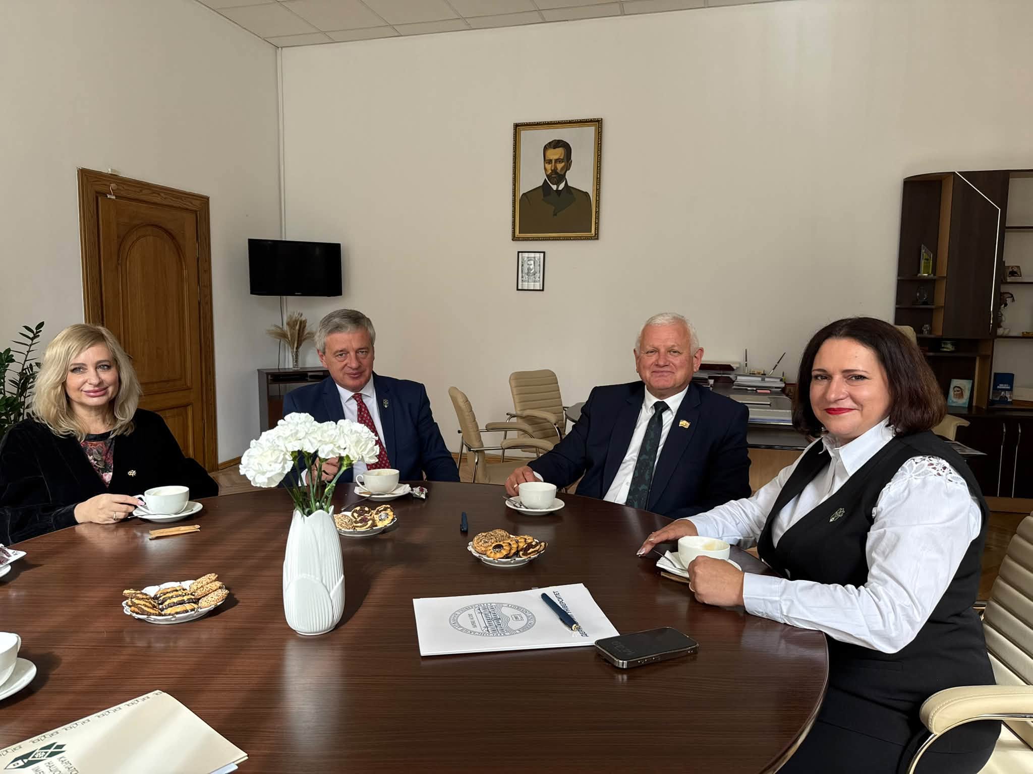 ХДУ та Карпатський університет упорядкували спільне використання ресурсів