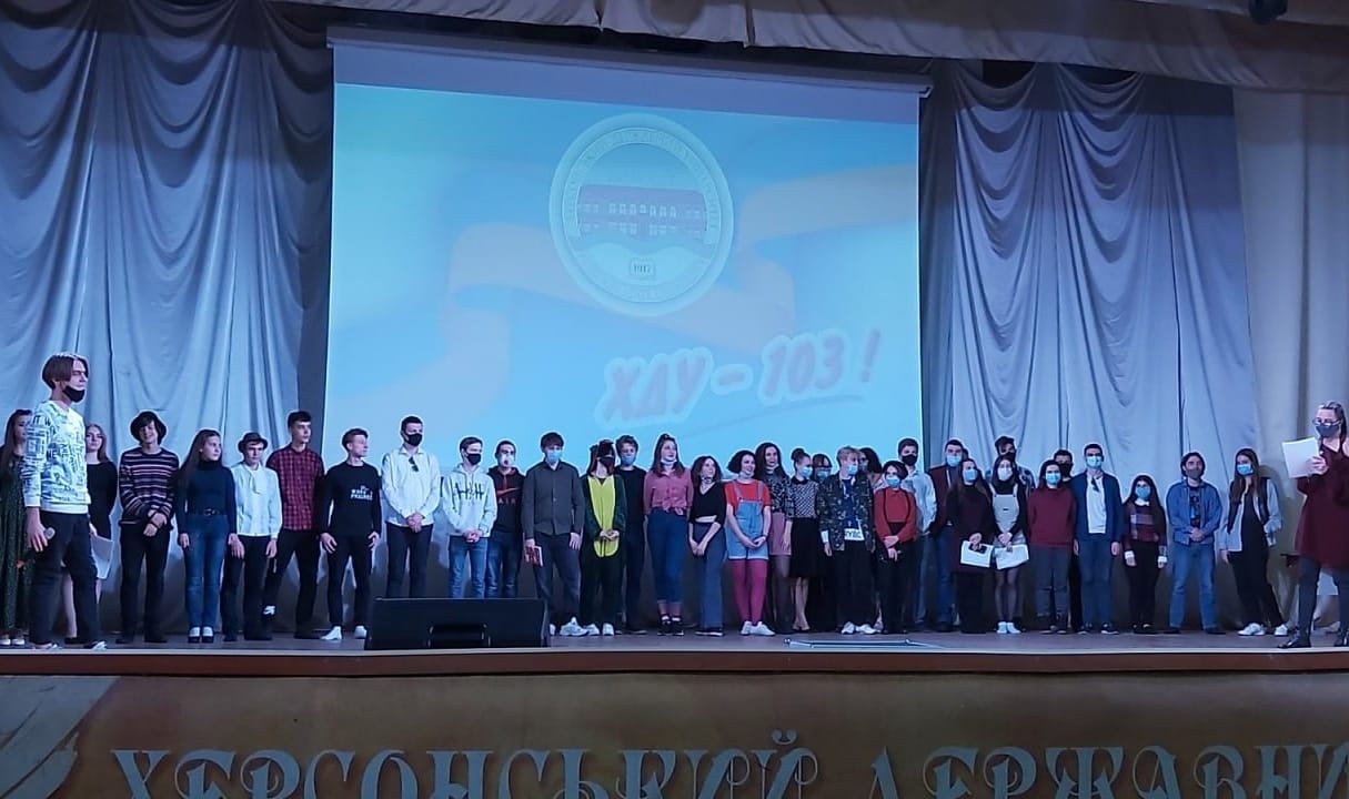Майбутні програмісти, фізики та математики змагалися у танцях і співах