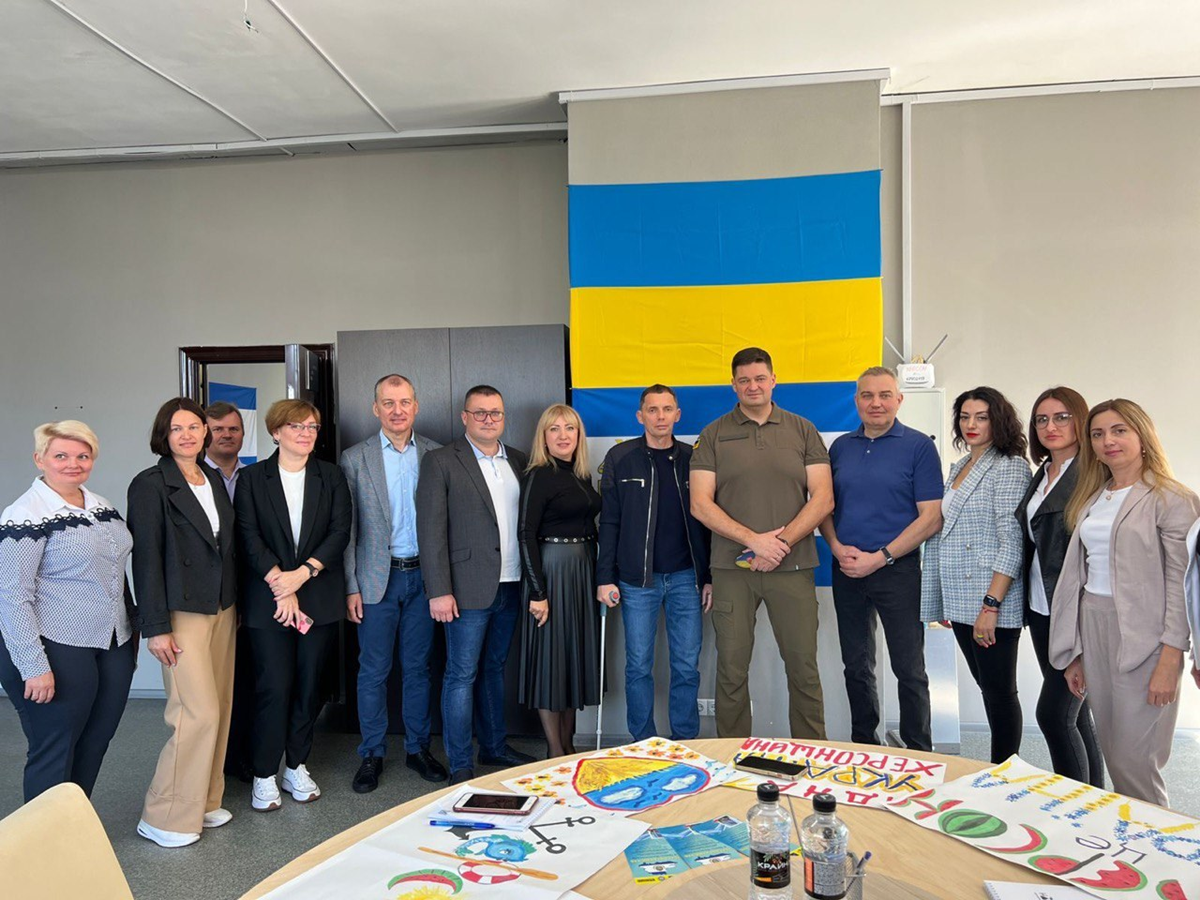 ХДУ і ГО _Громадський центр _Нова генерація_ на відкритті Херсонського NGO Хабу в Івано-Франківську.jpg