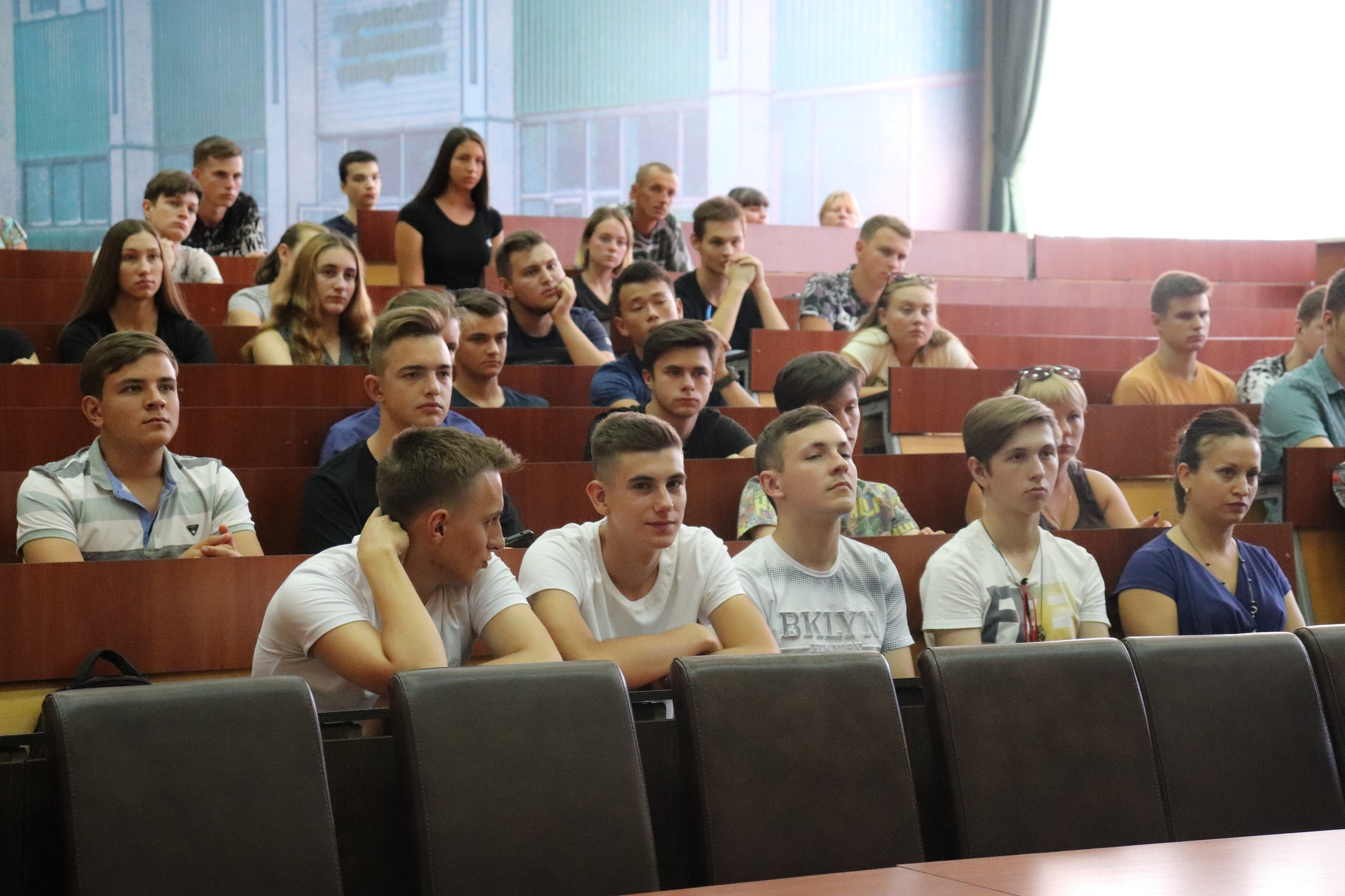 Першокурсники факультету комп’ютерних наук, фізики та математики познайомилися зі своїм навчальним закладом