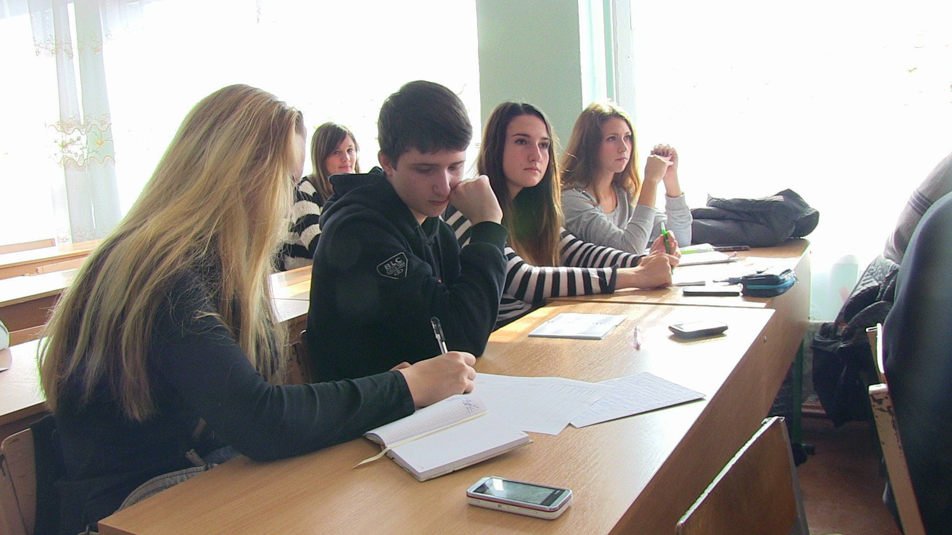 У суботу, 12 жовтня 2013 р ., відбулося відкриття суботньої школи факультету фізики, матем…