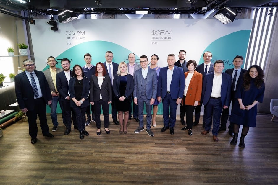 Керівниця Офісу іншомовної освіти ХДУ Алла Цапів долучилася до Всеукраїнського форуму