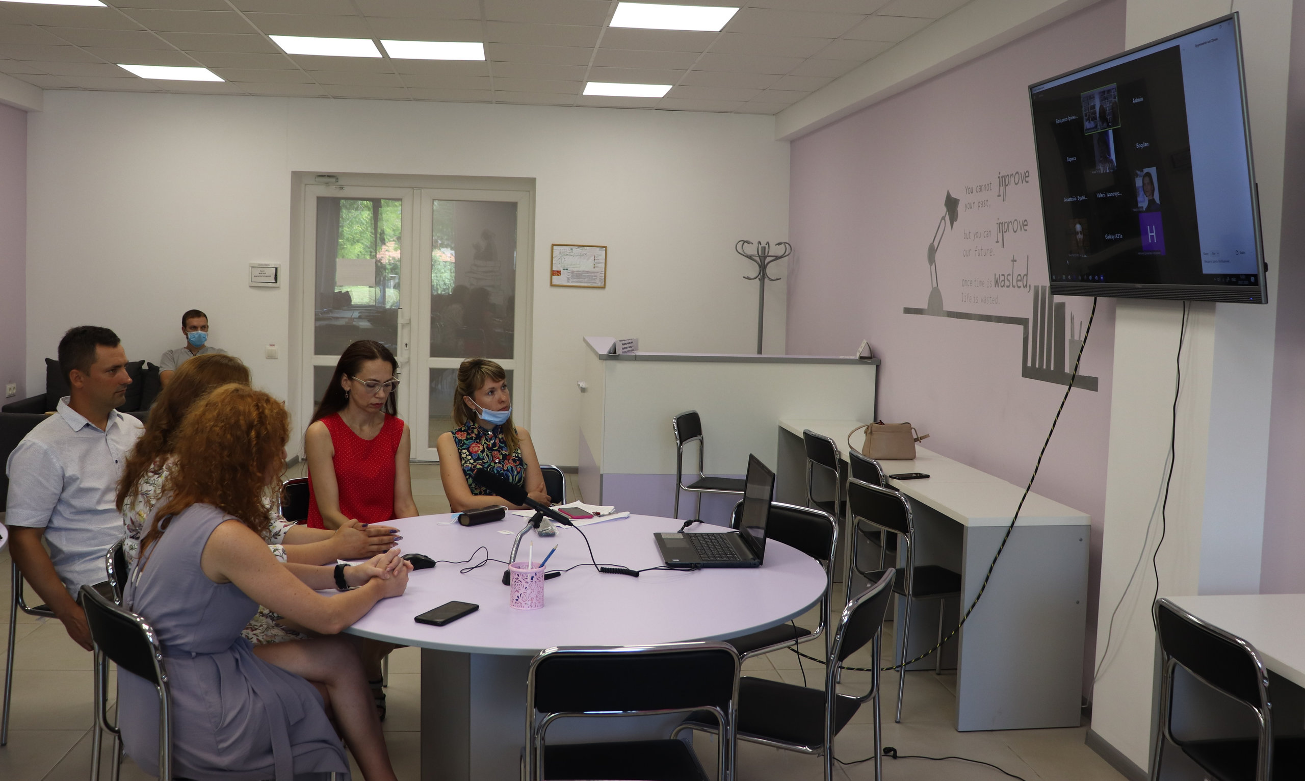 На онлайн-зв’язку з абітурієнтами — факультет комп’ютерних наук, фізики та математики ХДУ