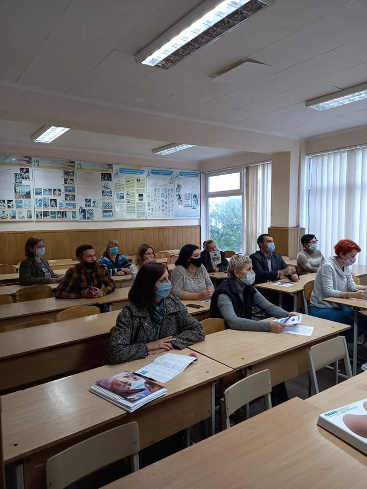 Викладачі ХДУ реалізують міжнародний проєкт по самодіагностиці раку молочної залози