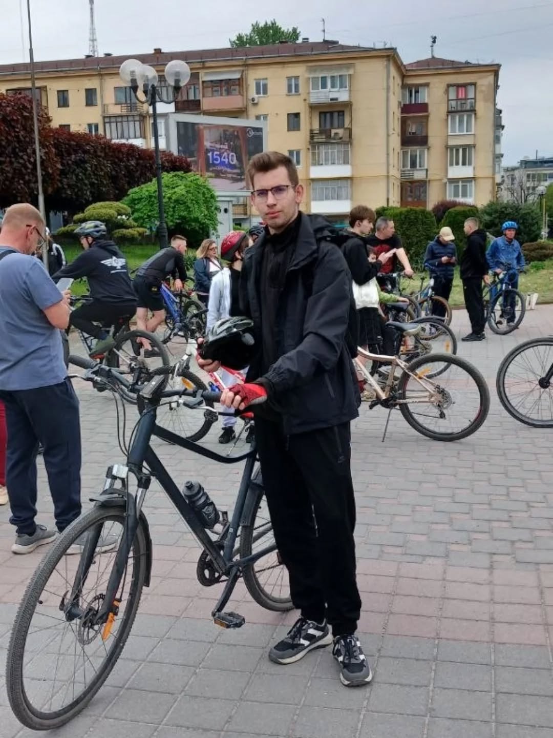 **Студент ХДУ взяв участь у благодійному велопробігу до Дня міста Івано-Франківська**