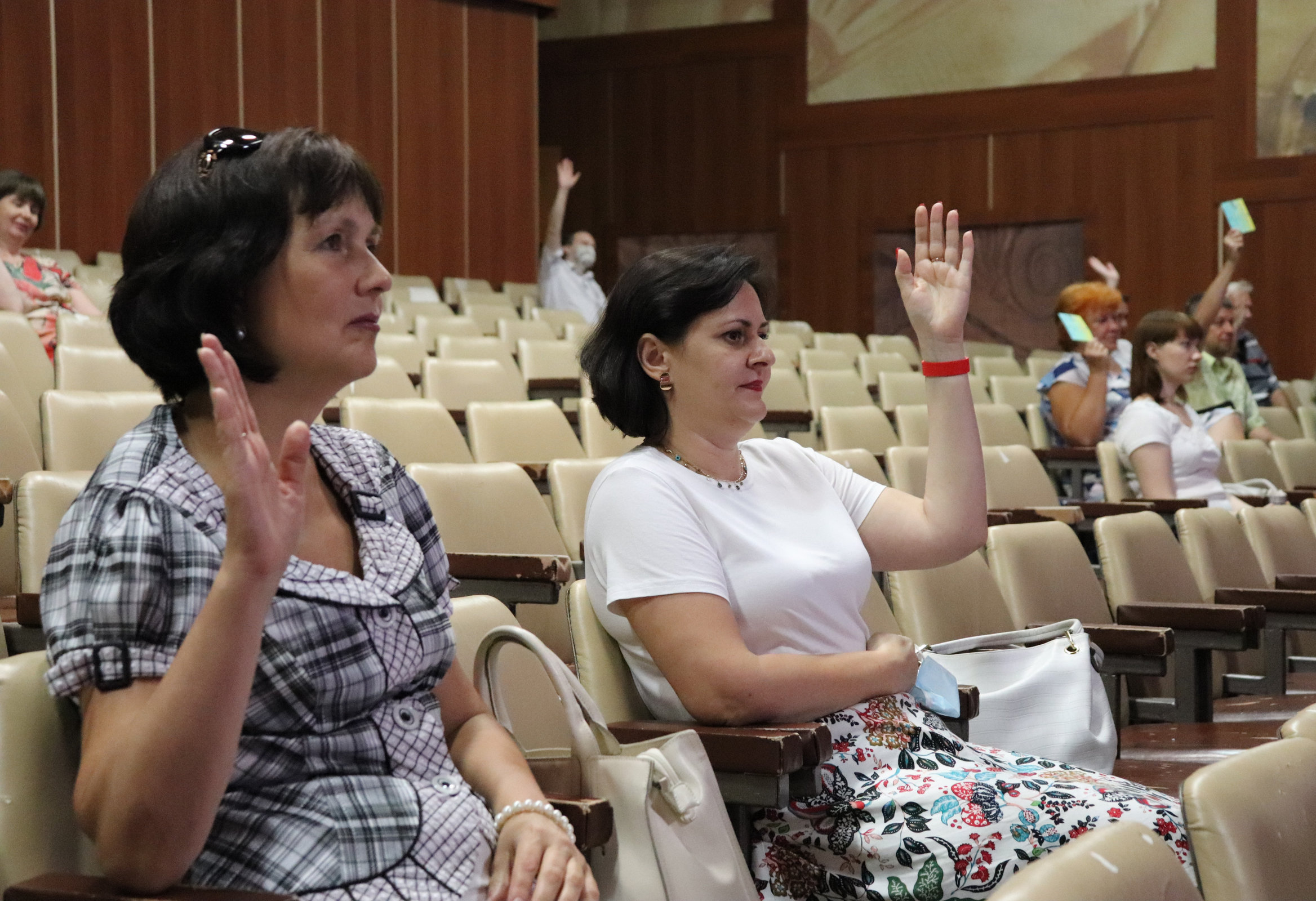 Представників ХДУ відзначать почесними нагородами — золотою та срібними медалями