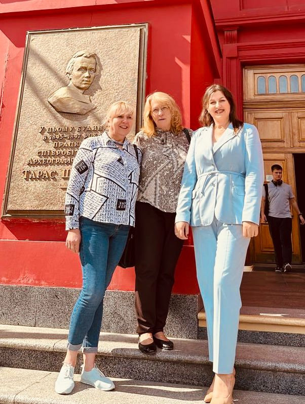 Викладачка ХДУ Юлія Томіліна представляє університет на з'їзді юридичних закладів вищої освіти