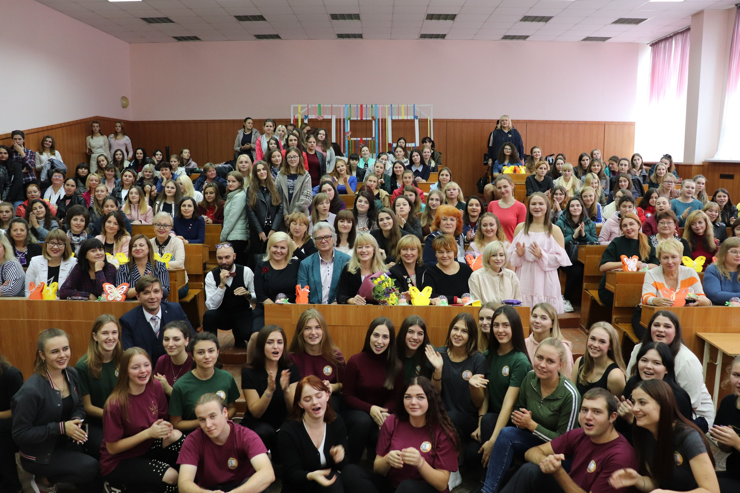 7 жовтня привітання з Днем працівників освіти України лунали звідусіль. Звісно ж, не обійш…