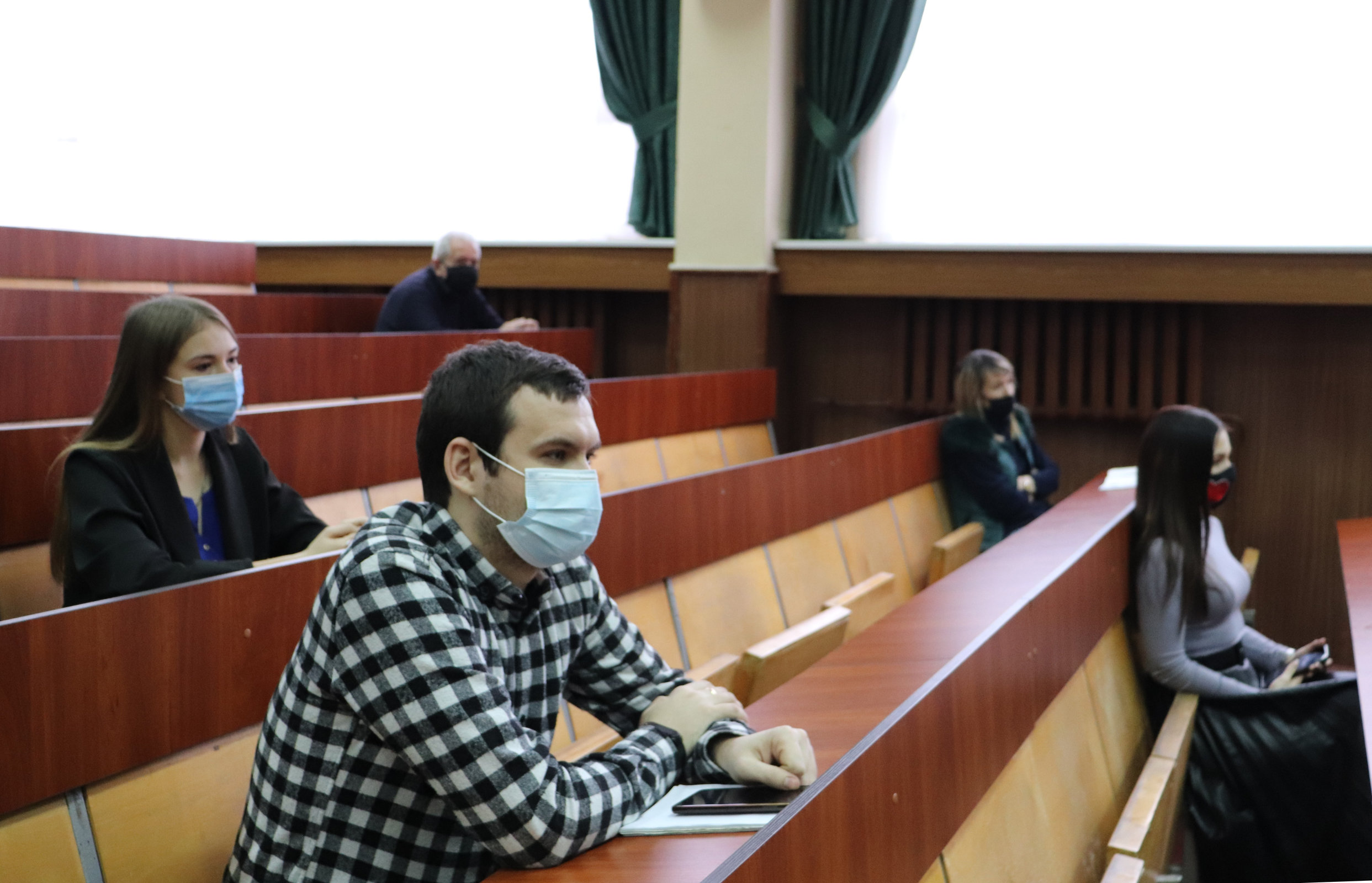 У ХДУ обговорили складання вступного фахового іспиту
