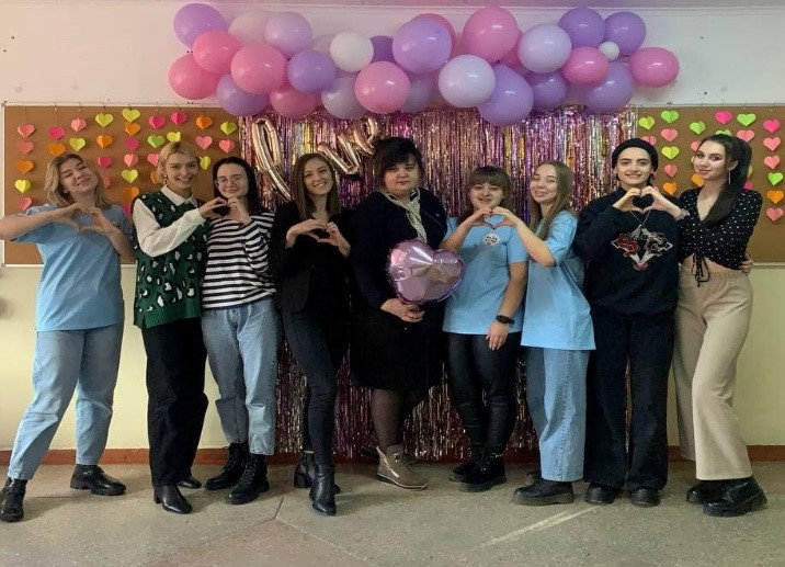 Вітаємо з новорічними святами!