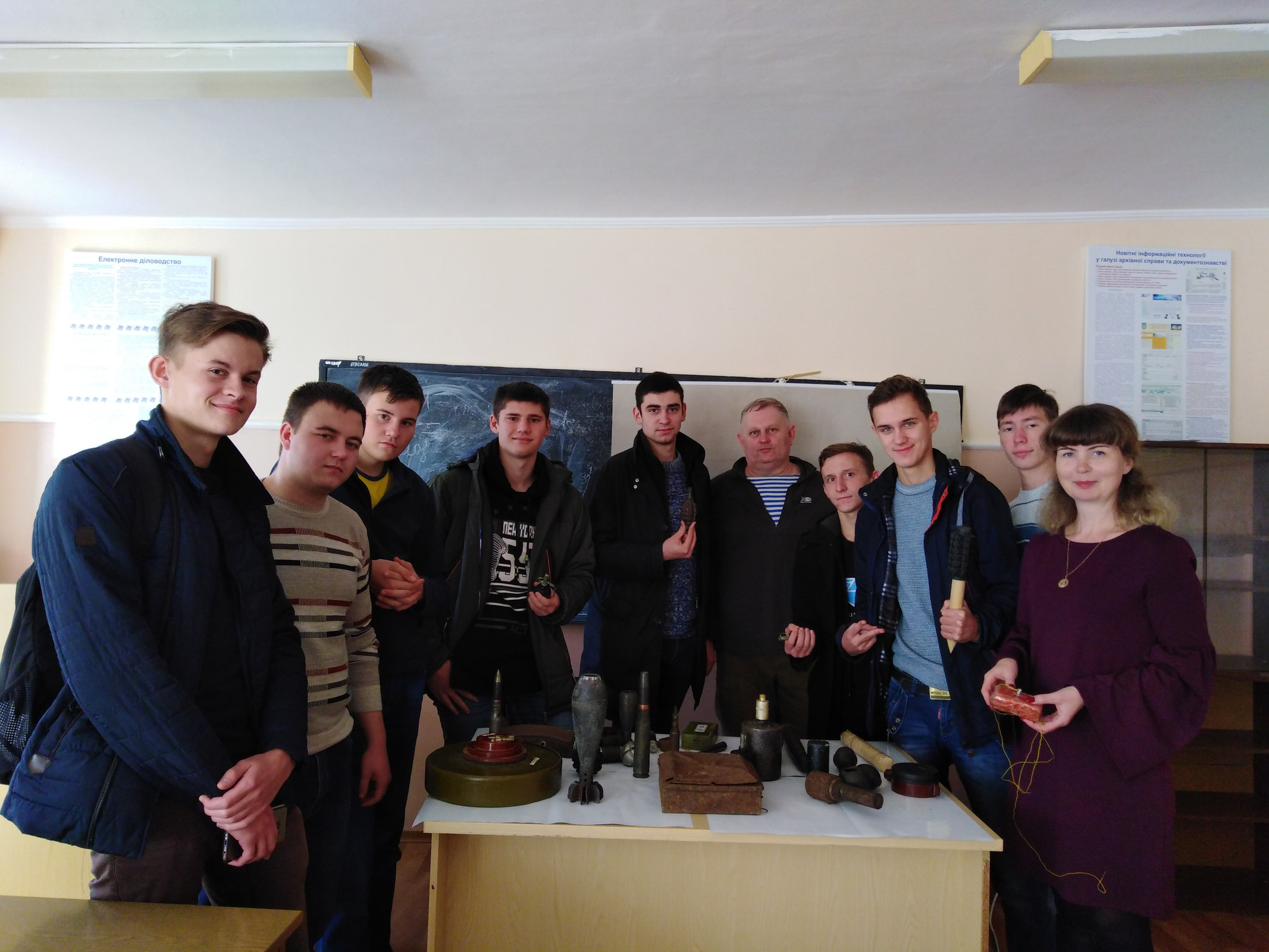 07 листопада студенти історико-юридичного факультету відвідали пізнавальну лекцію "Небезпечні знахідки"