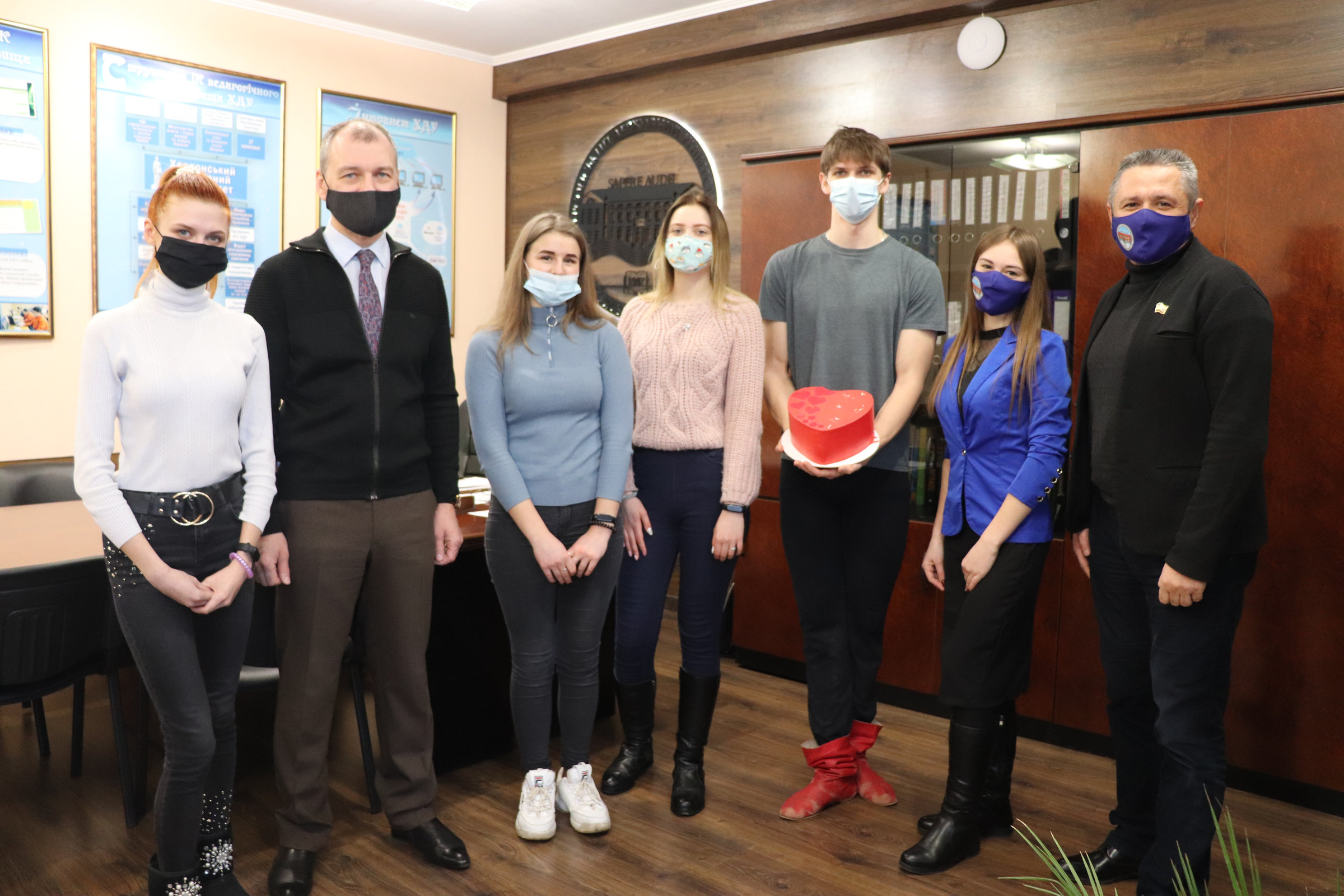 Найромантичніші студенти ХДУ отримали подарунки