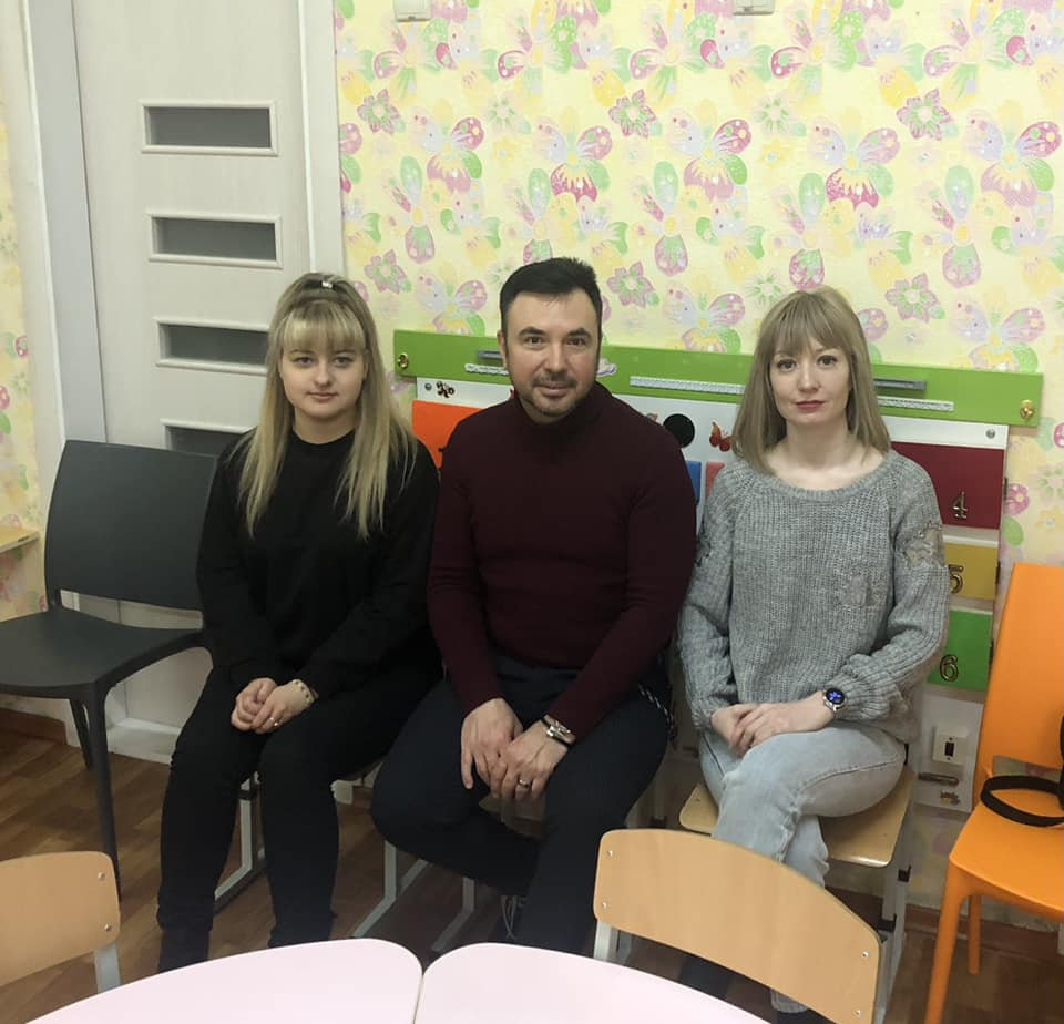 Обговорення проблем, які турбують сучасних молодих людей у воюючій країні