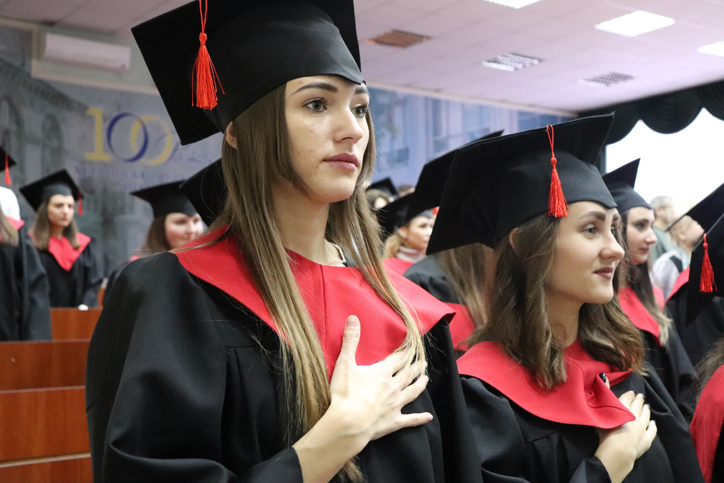 Магістри ХДУ стартували у професійне життя