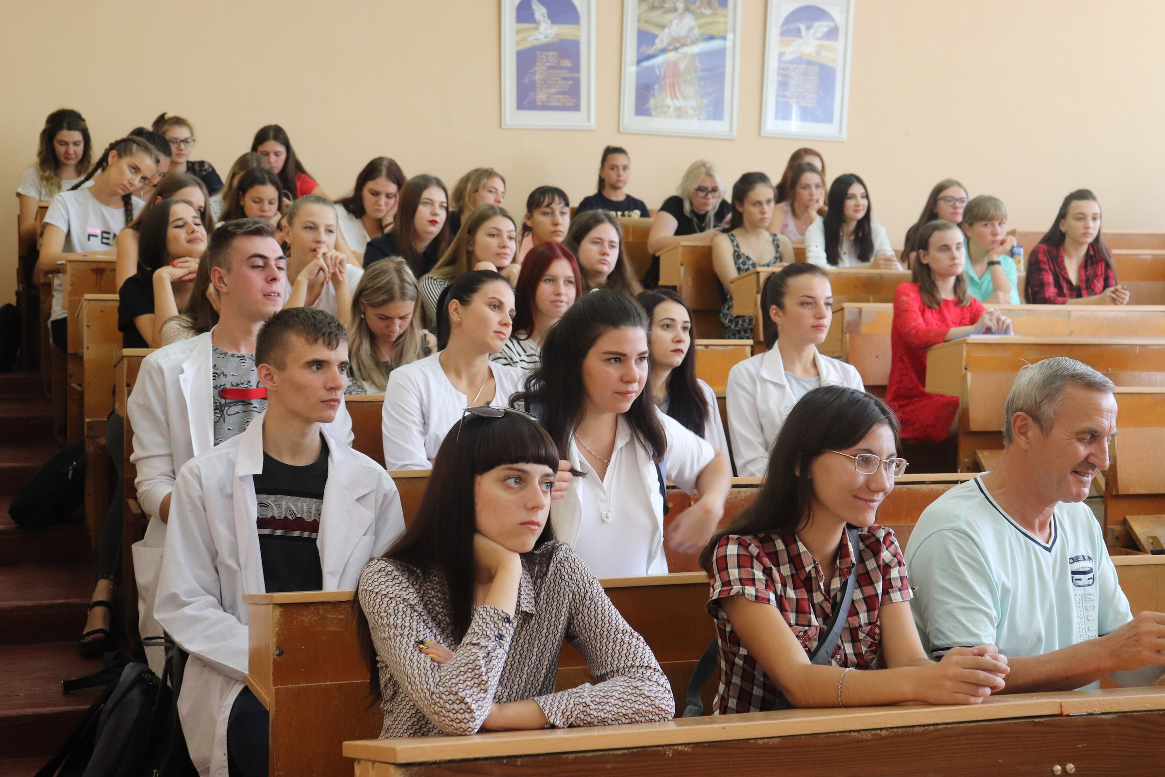 Митці слова Херсонщини презентували студентам-першокурсникам свою творчу спадщину