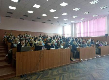 Для студентів-першокурсників особливо важливим є вплив родини, підтримка та поради, адже в…