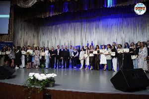 «Херсон єднає»: понад 300 випускників ХДУ отримали дипломи