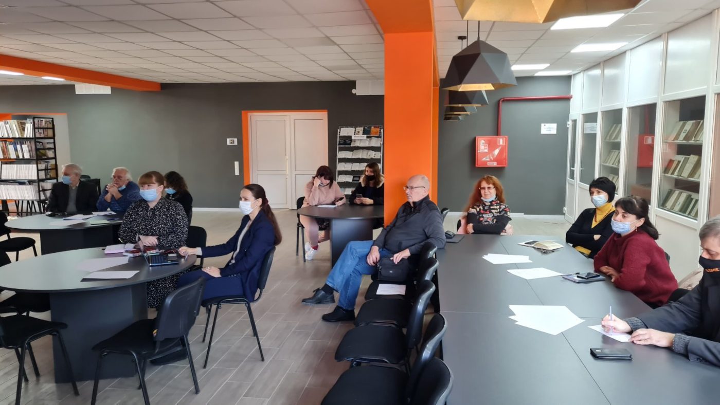 Стратегічна сесія з питань розвитку наукових досліджень та проєктної діяльності для факуль…
