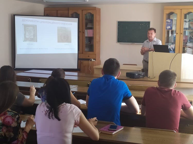 Науковець Сергій Костючков провів відкриту лекцію для студентів-соціологів