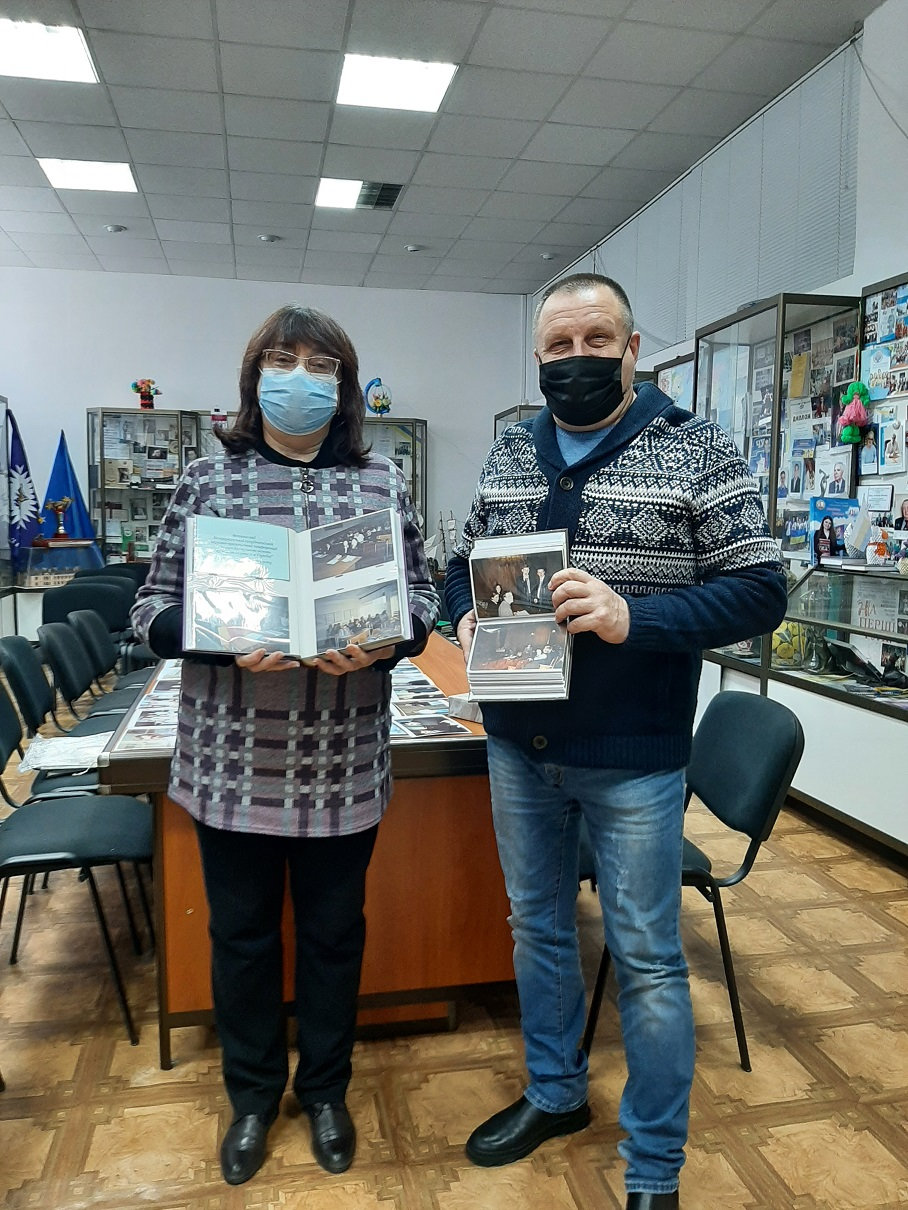Народний зразковий музей історії ХДУ постійно поповнює свої фонди різноманітними експоната…