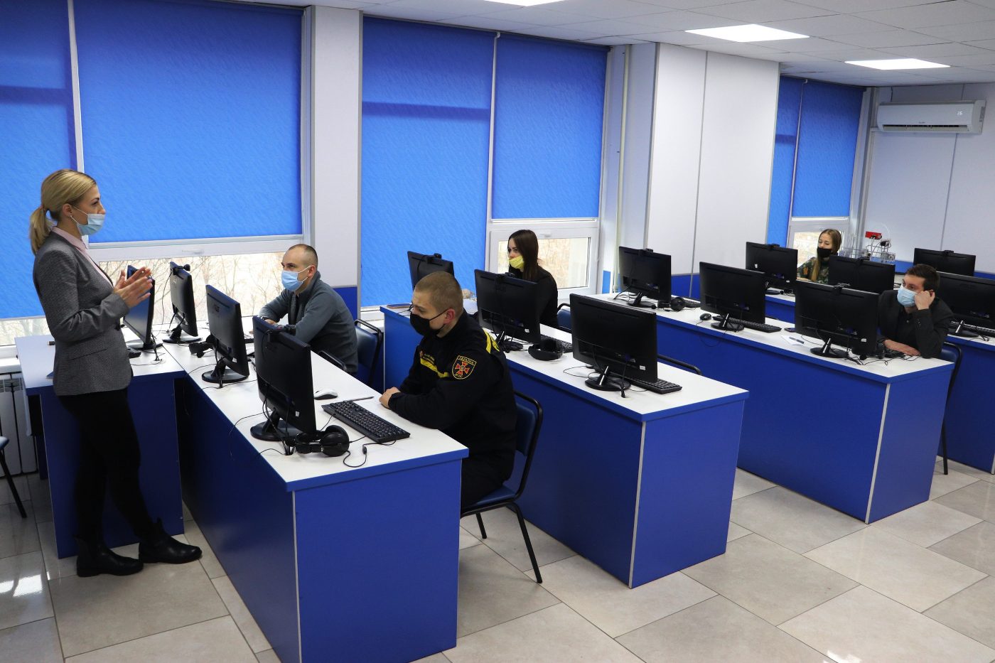 Близько 300 осіб склали іспит на знання державної мови у ХДУ