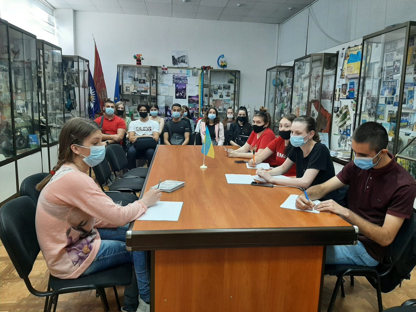 14 червня у народному зразковому музеї історії ХДУ пройшла оглядова екскурсія “Від Юр'ївсь…