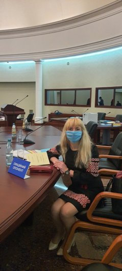 Правоторова О.М. виступила офіційним опонентом на захисті дисертації.