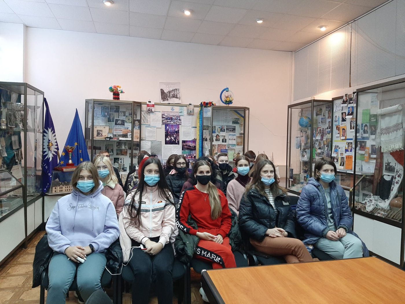 27 жовтня до народного зразкового музею історії ХДУ на оглядову екскурсію “Від Юр'ївського…