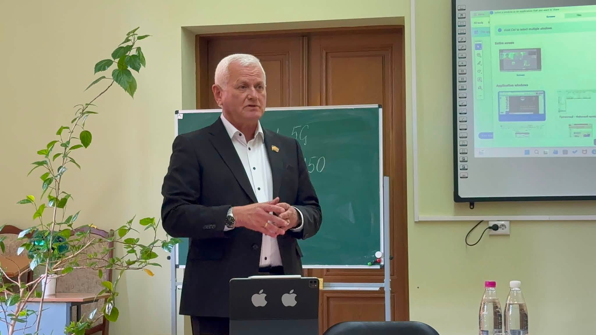 vizyt-do-Chernivetskoho-universytetu.jpg
