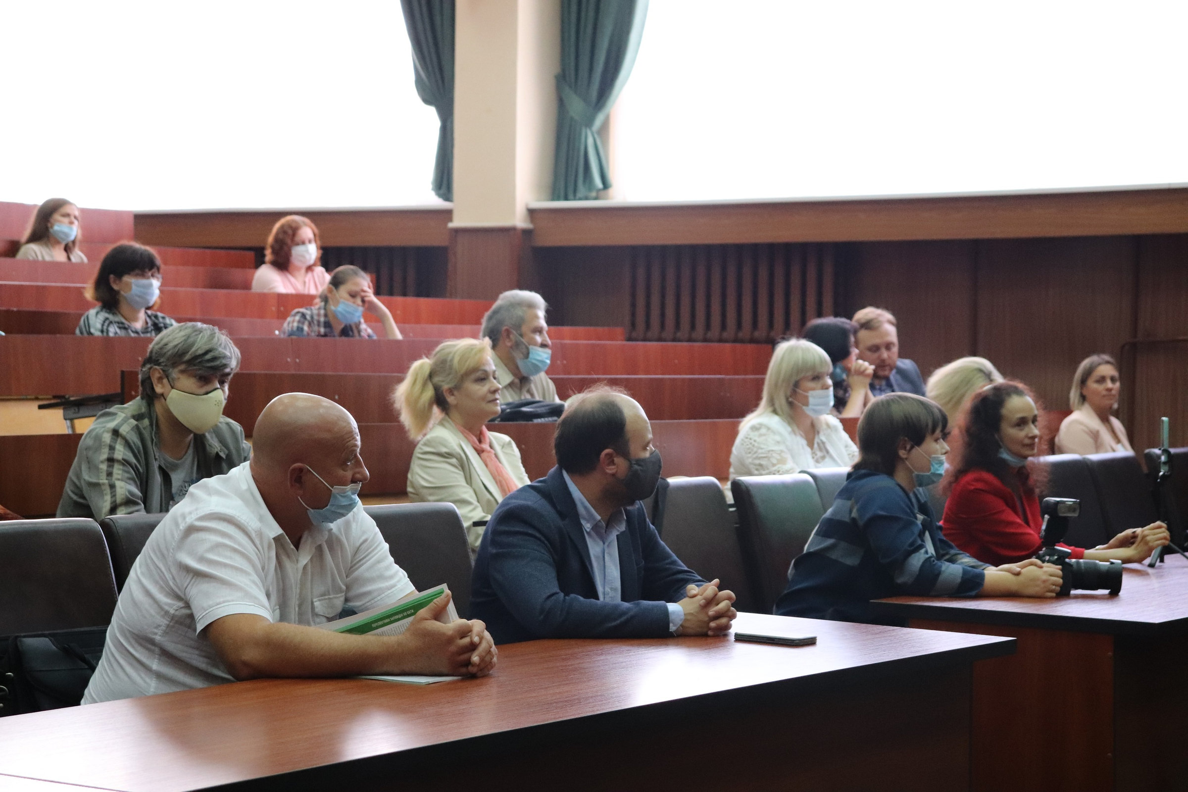 У ХДУ презентовано нову монографію!