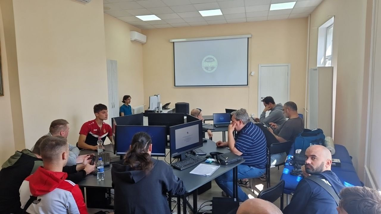 Спікером заходу став Орлик Артем - завідувач лабораторії відеоконтенту ХДУ